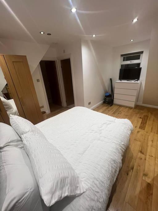 Hampden Rd N8,studio Flat * Londres